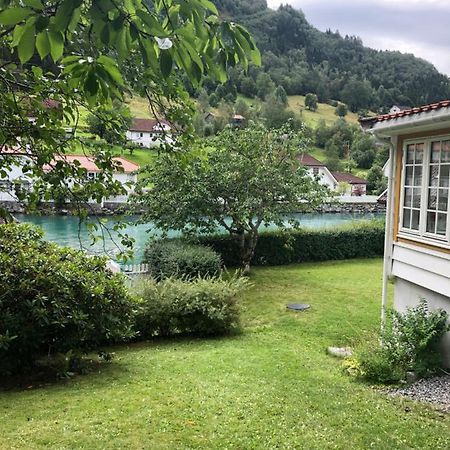 Stryn - House By The River Exterior foto